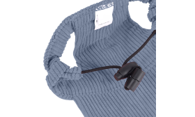 Prodyšná Sportovní Kšiltovka pro Psy na Léto Corgi nosící prodyšnou modrou žebrovanou psí sportovní čepici, lehkou, nastavitelný přezka zajišťuje bezpečné uchycení.